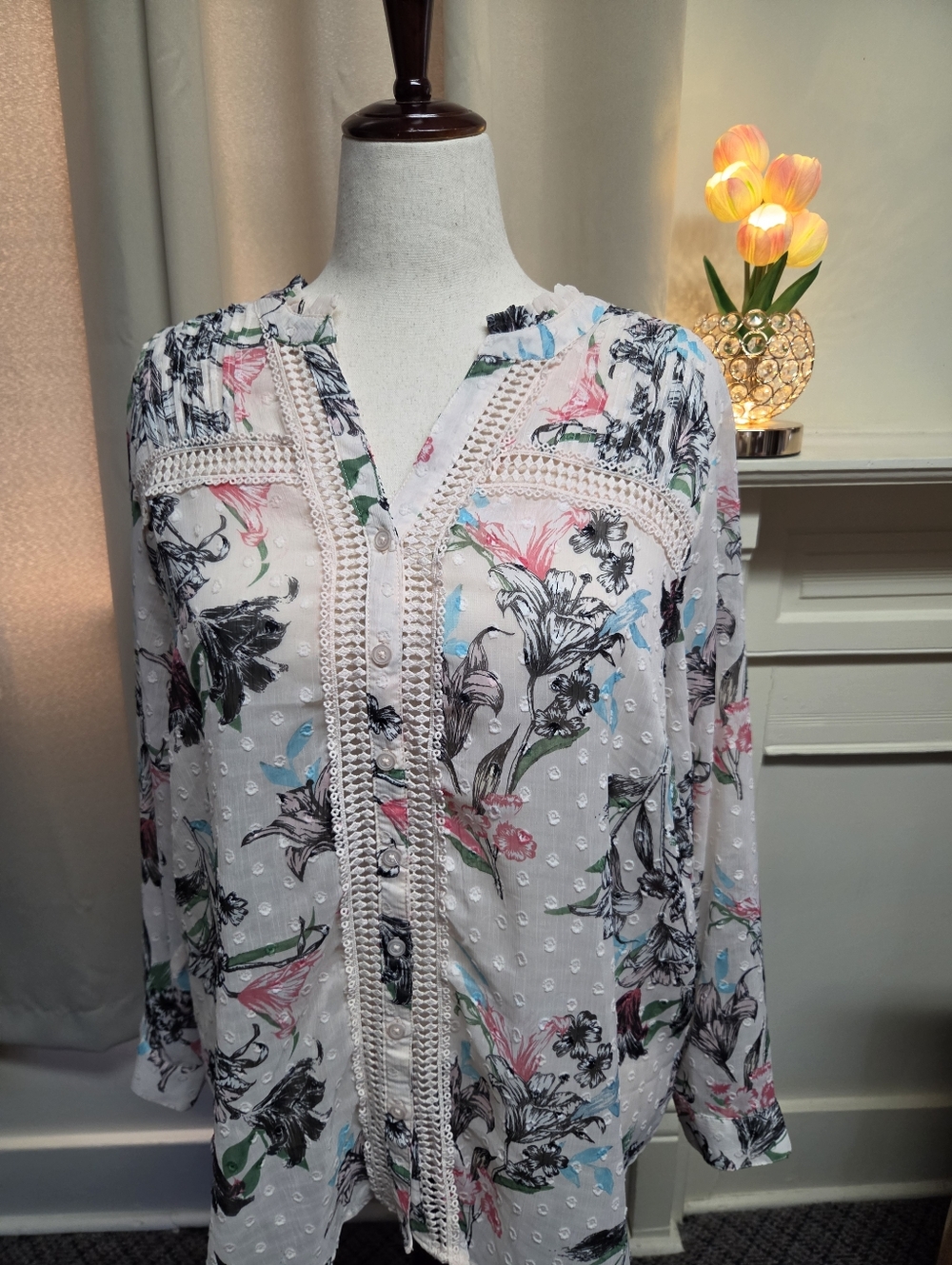 Torrid Sheer Button Down Top With Swiss Dots And Lace Trim Size (18/20)